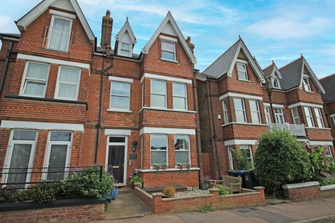 3 bedroom apartment for sale, West Cliff Road, Broadstairs