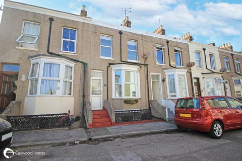 3 bedroom terraced house to rent, Cumberland Road, Ramsgate