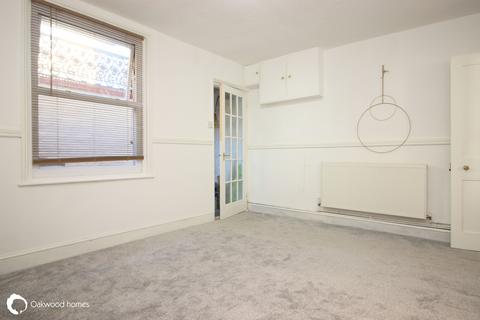 3 bedroom terraced house to rent, Cumberland Road, Ramsgate