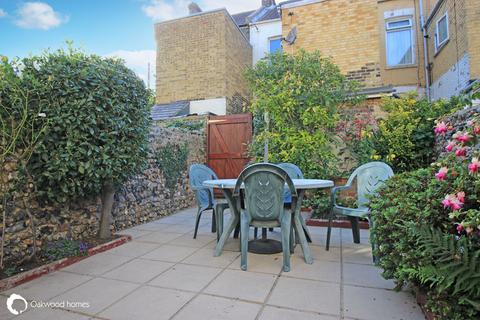 3 bedroom terraced house to rent, Cumberland Road, Ramsgate