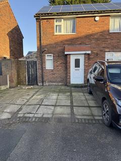 3 bedroom semi-detached house to rent, Peak Avenue, Atherton M46