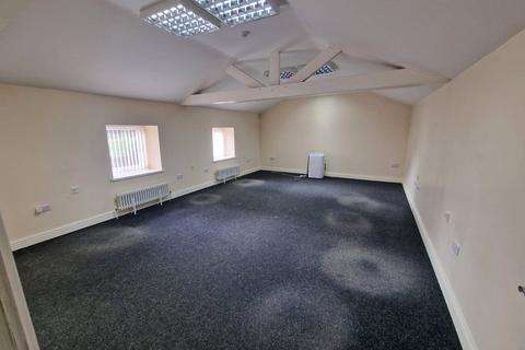 Office to rent, Upper Commercial Street, Batley, WF17