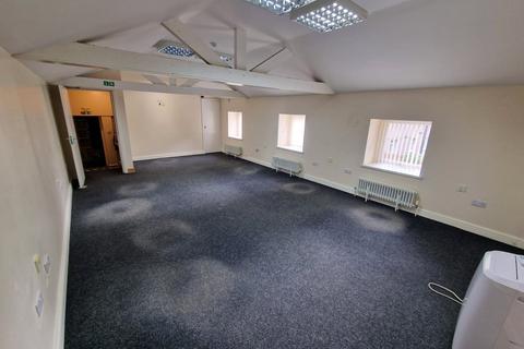 Office to rent, Upper Commercial Street, Batley, WF17