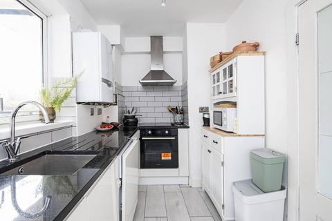 2 bedroom flat for sale, Stepney Way, Stepney, London, E1