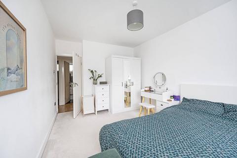 2 bedroom flat for sale, Stepney Way, Stepney, London, E1