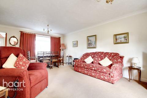 2 Summer Trees, Sunbury-on-thames, TW16 5DY