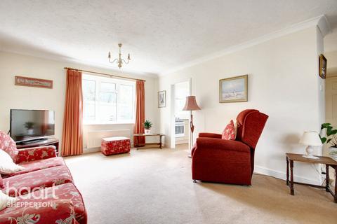 2 Summer Trees, Sunbury-on-thames, TW16 5DY