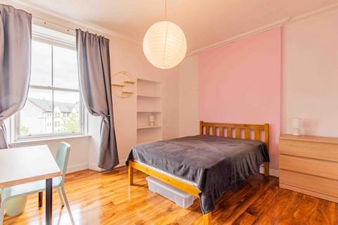 2 bedroom flat to rent, 1198L – Parkside Street, Edinburgh, EH8 9RL