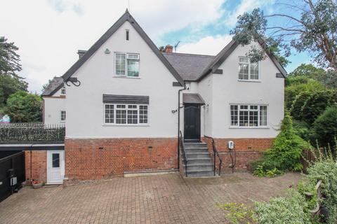 5 bedroom detached house for sale, The Old School House, Leighton Road, Great Billington, LU7 9BL