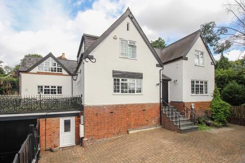 5 bedroom detached house for sale, The Old School House, Leighton Road, Great Billington, LU7 9BL