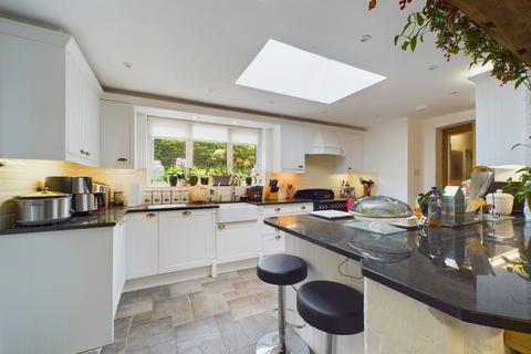 5 bedroom detached house for sale, The Old School House, Leighton Road, Great Billington, LU7 9BL