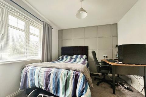 3 bedroom flat for sale, Bradgate Close, Northenden, M22