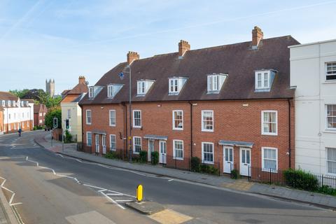 4 bedroom terraced house for sale, Station Road West