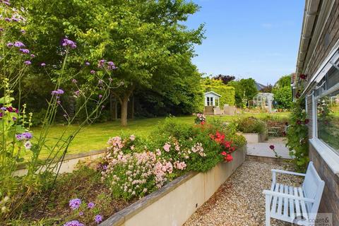 3 bedroom detached bungalow for sale, Tor Gardens, Ogwell