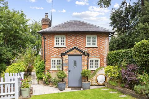 4 bedroom detached house for sale, Church Lane, Lewknor, Watlington, Oxfordshire, OX49