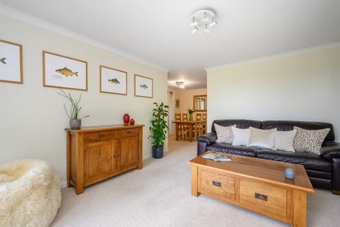 2 bedroom apartment for sale, Mallards Reach, Weybridge, KT13