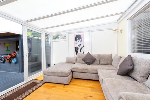 3 Bicknell Road, Frimley, Camberley, GU16 8SZ