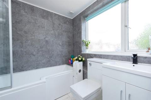 3 Bicknell Road, Frimley, Camberley, GU16 8SZ