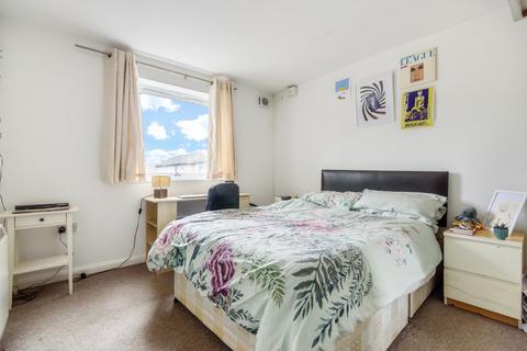 2 bedroom apartment to rent, Bruford Court Deptford SE8