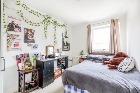 2 bedroom apartment to rent, Bruford Court Deptford SE8