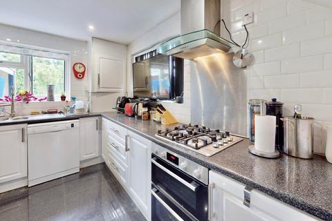 26 Greenway, Hayes, UB4 9HP