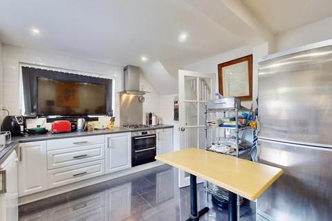 26 Greenway, Hayes, UB4 9HP