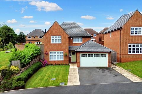 4 bedroom detached house for sale, Oaks Close, Prestwich, M25