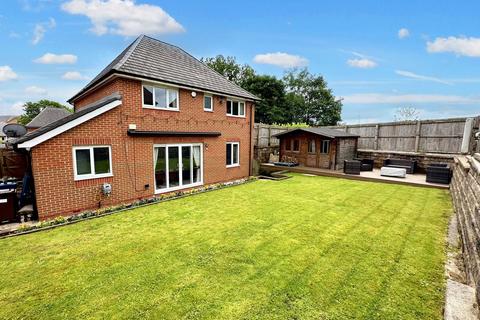 4 bedroom detached house for sale, Oaks Close, Prestwich, M25