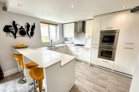 1 Oaks Close, Prestwich, Manchester, M25 3ER