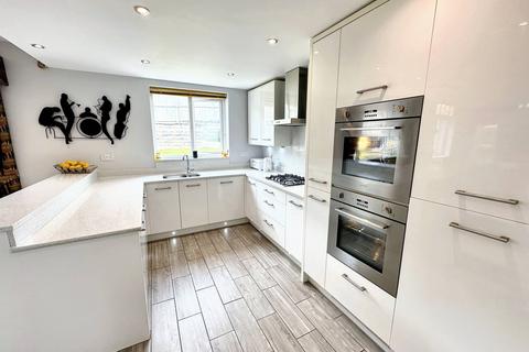 1 Oaks Close, Prestwich, Manchester, M25 3ER