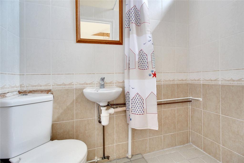 Studio Shower Rm