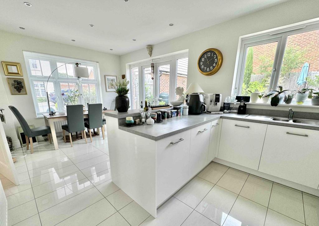 Kitchen Dining Area