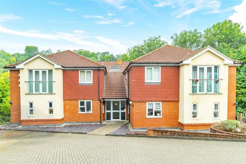 2 bedroom apartment for sale, Croydon Road, CATERHAM, Surrey, CR3