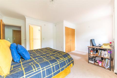 2 bedroom apartment for sale, Croydon Road, CATERHAM, Surrey, CR3