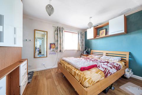 237 Tolcarne Drive, Pinner, HA5 2DW