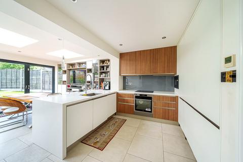 237 Tolcarne Drive, Pinner, HA5 2DW