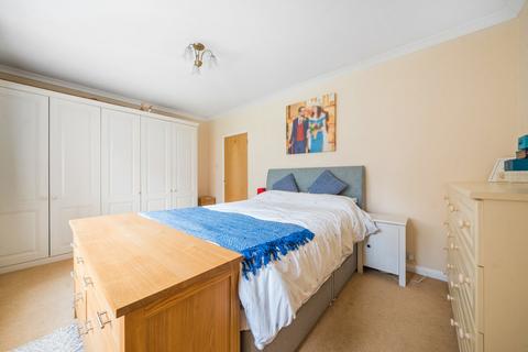 Flat 4, Oak House Hurstmere Close, Grayshott, Hindhead, GU26 6TS