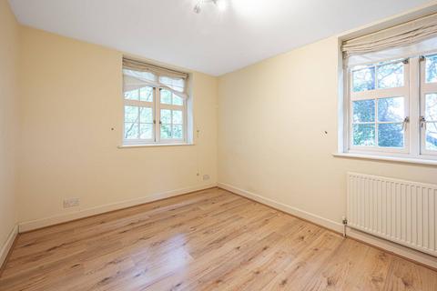 2 bedroom flat to rent, Heathview Court, Hampstead Garden Suburb, London, NW11