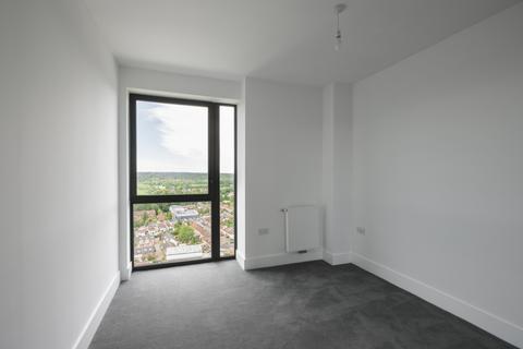 3 bedroom penthouse to rent, Ascot Road, Watford, WD18