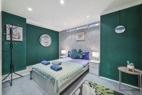 2 bedroom flat for sale, Park West, Hyde Park Estate, London, W2