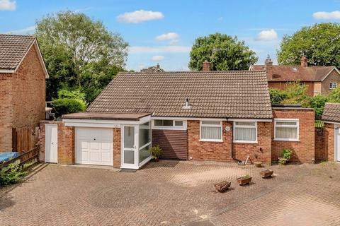 2 bedroom bungalow for sale, Yew Tree Road, Charlwood, Surrey, RH6