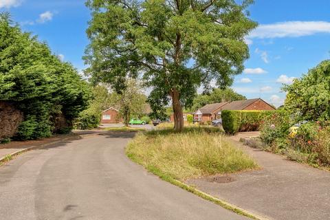 2 bedroom bungalow for sale, Yew Tree Road, Charlwood, Surrey, RH6