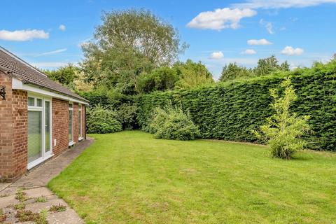 2 bedroom bungalow for sale, Yew Tree Road, Charlwood, Surrey, RH6