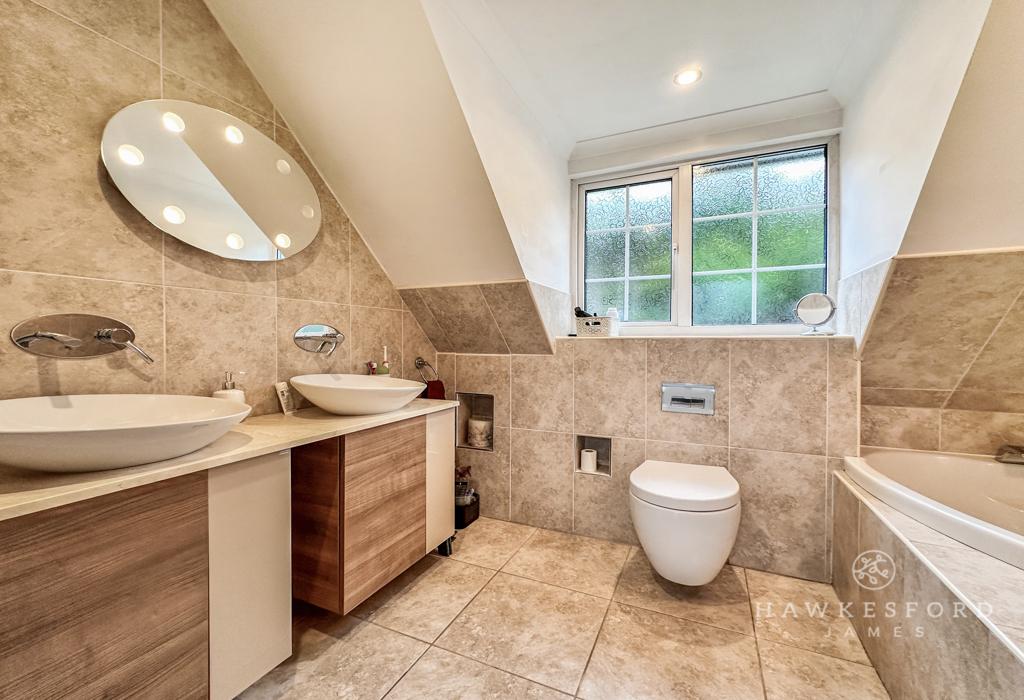 Highsted Valley, Rodmersham - Family Bathroom