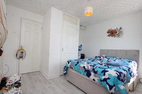 72 Breedon Close, Corby, NN18 9PG