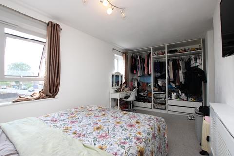 72 Breedon Close, Corby, NN18 9PG