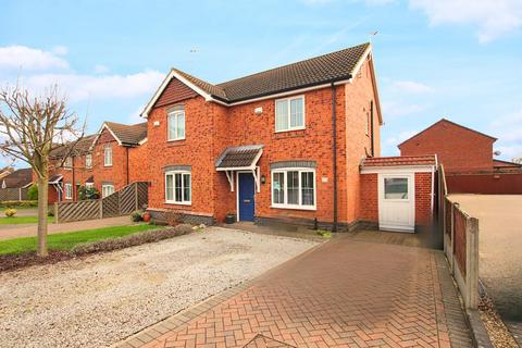 3 bedroom semi-detached house for sale, Kingfisher Close, North Lincolnshire DN18