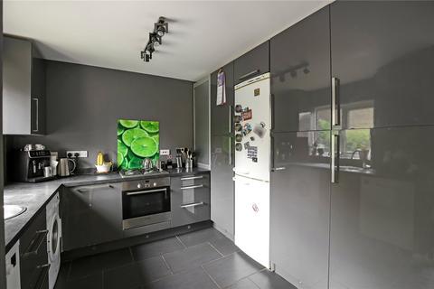 64 Honeysuckle Close, Badger Farm, Winchester, SO22 4QQ