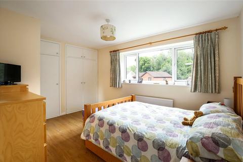 64 Honeysuckle Close, Badger Farm, Winchester, SO22 4QQ