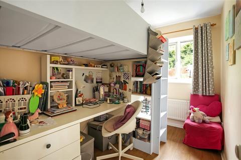 64 Honeysuckle Close, Badger Farm, Winchester, SO22 4QQ
